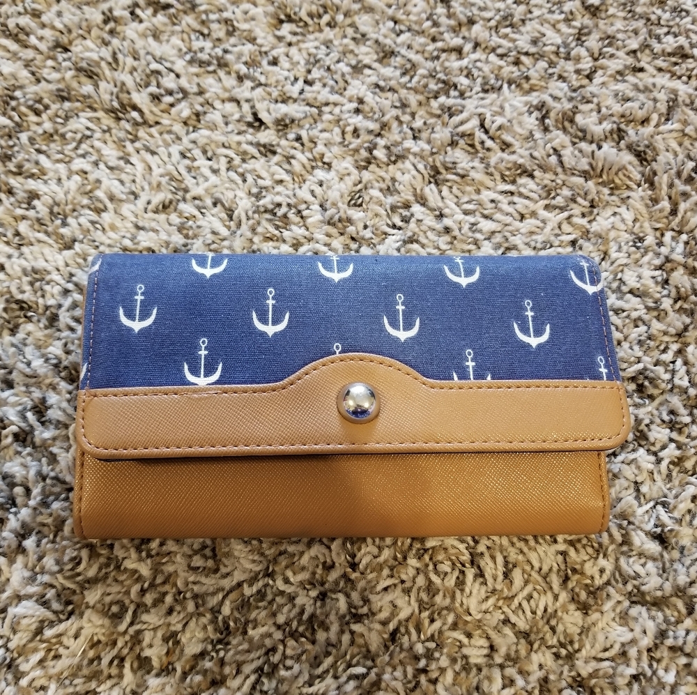 *New* Navy & Tan Wallet